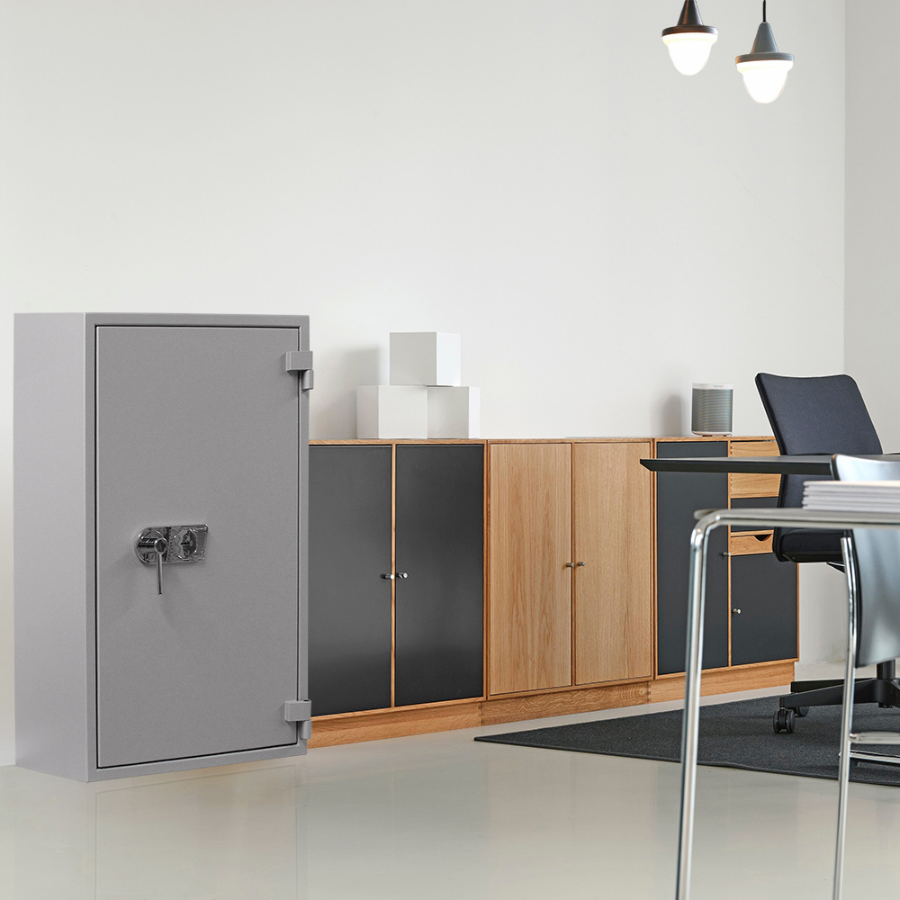 rottner-papiersicherungsschrank-superpaper-120-premium-t04975_anwenderbild Rottner Papiersicherungsschrank EN1 Super Paper 120 Premium Doppelbartschloss weißaluminium