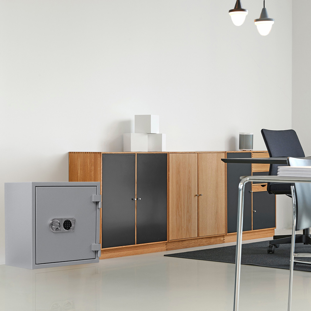 rottner-papiersicherungsschrank-superpaper-65-el-premium-t04967_anwenderbild Rottner Papiersicherungsschrank EN1 Super Paper 65 Elektronikschloss Premium weißaluminium