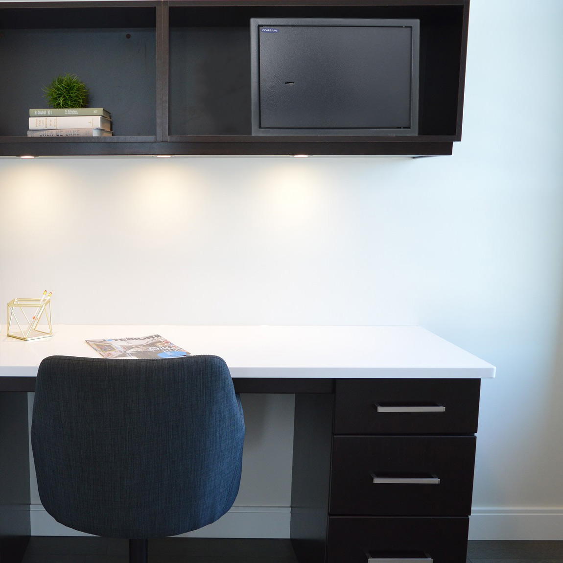 rottner-moebeltresor-saturn-le-30-anthrazit-t03140_anwenderbild.jpeg Rottner Möbeltresor Saturn LE 30 Anthrazit Doppelbartschloss